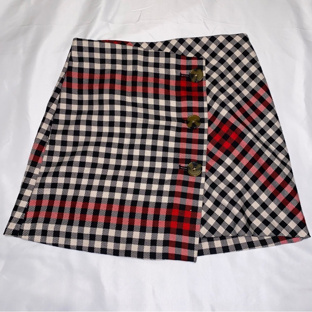 Plaid Button-Front Mini Skirt in Black, White & Red
